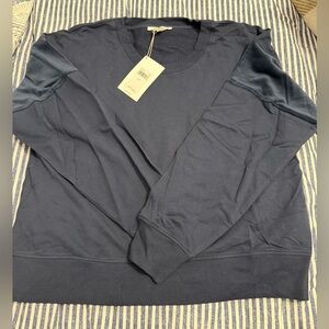 Splendid Navy Blue Sweatshirt with Accents